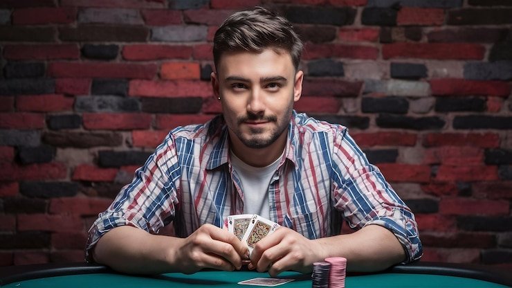 Pengguna membaca ketentuan bonus harian